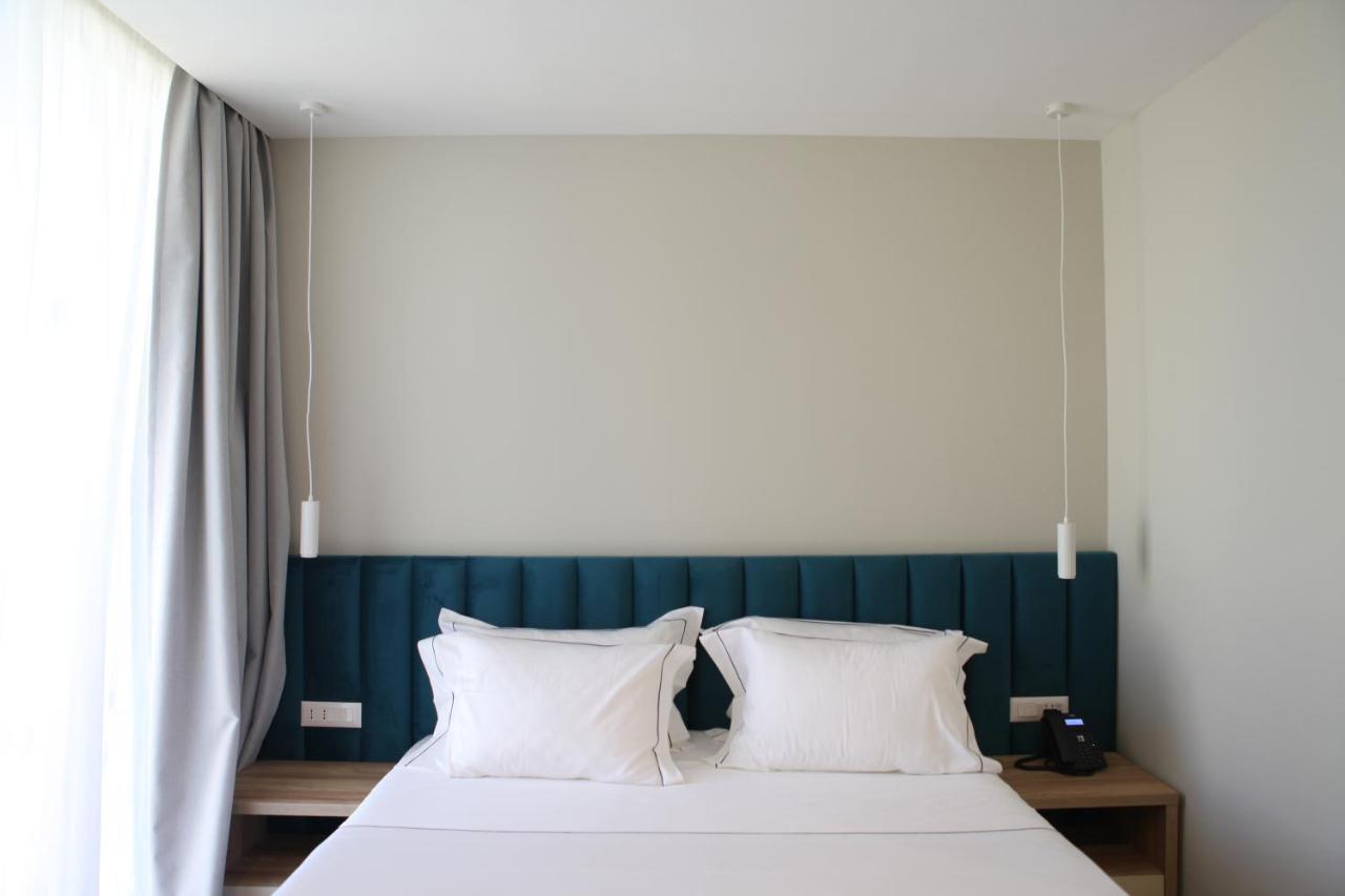 Volmar Hotel Дуррес Екстер'єр фото